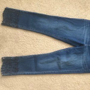 Skinny Jeans, Flower Design at Bottom